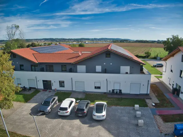 Parkplätze direkt am Apartmenthaus Dingolfing